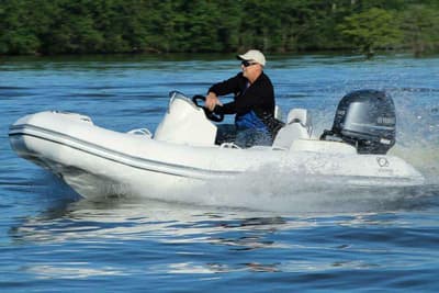 BOATZON | Zodiac Yachtline 400 2026