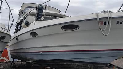 BOATZON | 1990 Bayliner 2958 Command Bridge