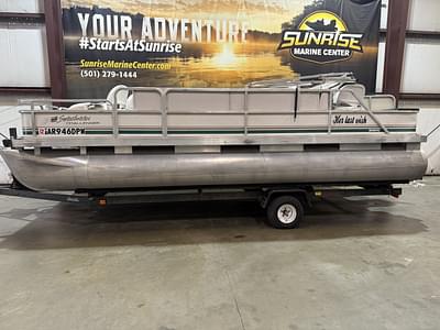 BOATZON | 1997 Godfrey Sweetwater Challenger WMercury 75