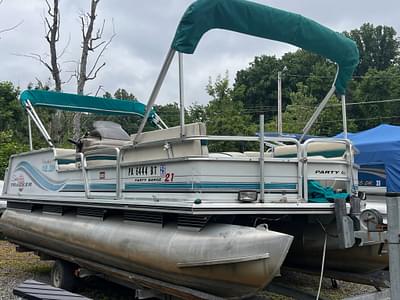 BOATZON | 1997 Sun Tracker 21 Party Barge