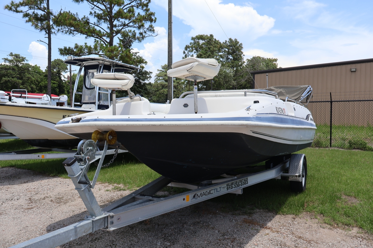 1998 Hurricane Hurricane FUN DECK 201 w 2006 F115 YAMAHA FOURSTROKE 1998 - Sold Boat