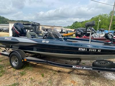 BOATZON | 1999 TRITON T18