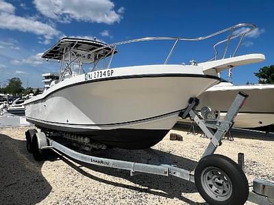 BOATZON | 2001 Dusky 256 Center Console