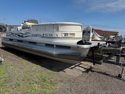 BOATZON | 2002 Misty Harbor 2285 MYSTIQUE