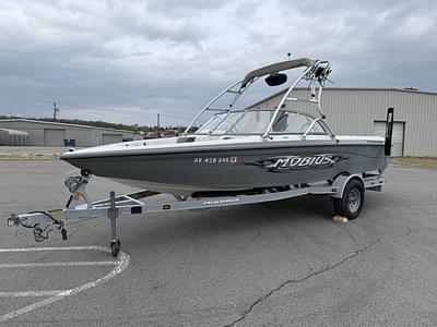 BOATZON | 2004 Moomba Ski Wakeboarding Tow Boat Mobius LS BOATZON | 2004 Moomba Ski Wakeboarding Tow Boat Mobius LS