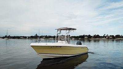 BOATZON | 2005 Cobia 214 CC
