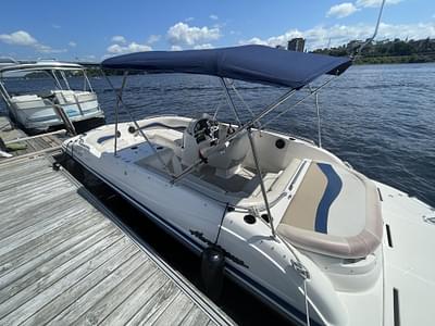 BOATZON | 2006 Hurricane SunDeck GS 202 Consignment