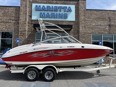 BOATZON | 2006 Yamaha AR210 wYamaha 110HP Twin Engines and Trailer