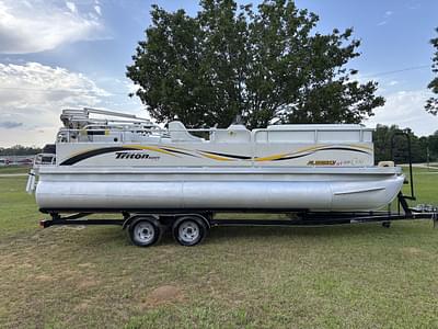 BOATZON | 2007 Triton Boats 220 GOLD