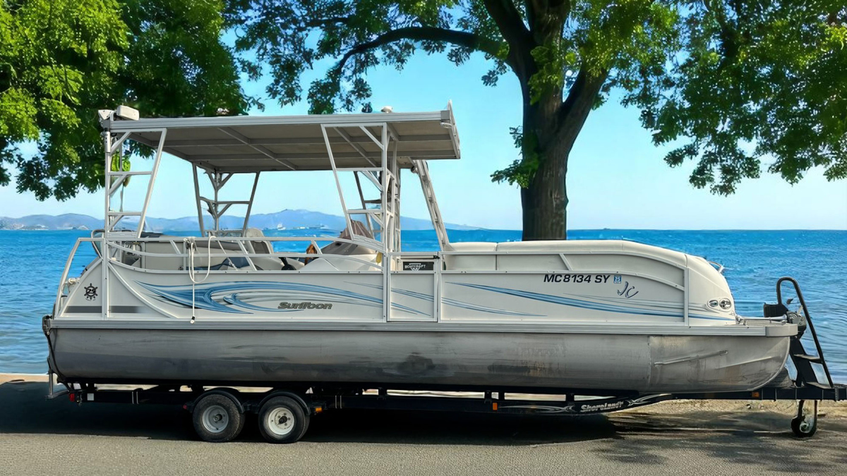 2008 JC JC Sun Toon T25T 2008 - Sold Boat