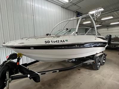 BOATZON | 2009 Crownline 200LS