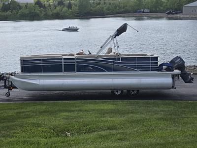 BOATZON | 2010 Bennington Luxury 22 R Series 2250RCW BOATZON | 2010 Bennington Luxury 22 R Series 2250RCW