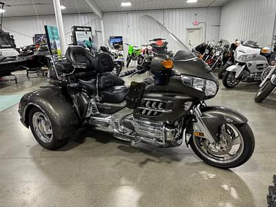 BOATZON | 2010 Honda GOLDWING TRIKE CALI SIDE CAR