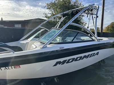 BOATZON | 2010 Moomba LSV