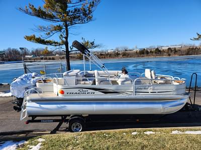 BOATZON | 2010 Sun Tracker Fishin Barge 21