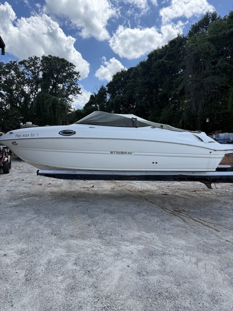 2012 Stingray Boats Stingray Boats 215 LR 2012 - Sold Boat