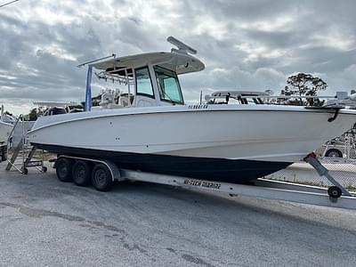 BOATZON | 2013 Boston Whaler 320 Outrage