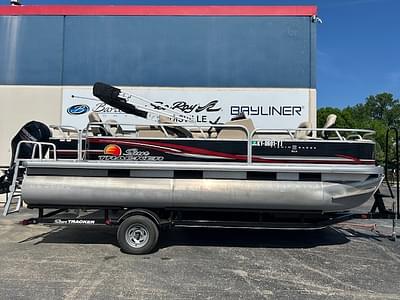 BOATZON | 2013 Sun Tracker 22 DLX Fishing Barge BOATZON | 2013 Sun Tracker 22 DLX Fishing Barge