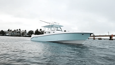 BOATZON | 2014 Everglades Boats Center Console 355 CC