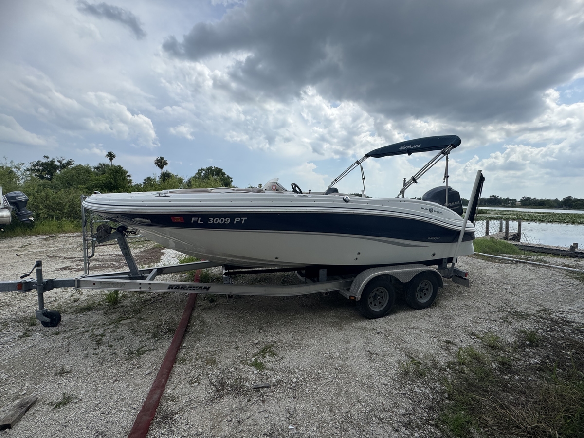 2014 Hurricane Hurricane Sun Deck Sport 203 Deck Boat 2014 - Sold Boat