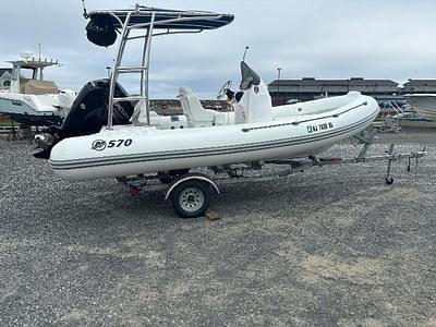 BOATZON | 2014 Mercury Boats 570