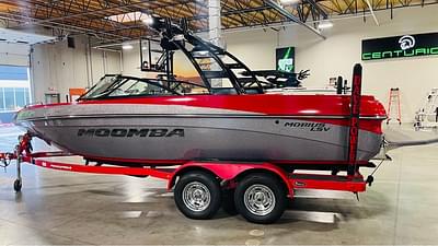 BOATZON | 2014 Moomba Tournament Inboard Boat Mobius LSV