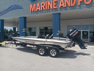 BOATZON | 2015 Phoenix Boats 819 Pro