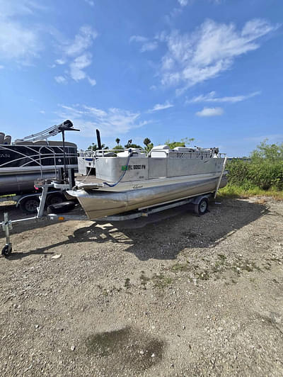 BOATZON | 2015 Qwest Pontoons Pontoon Angler 18 Pontoon BOATZON | 2015 Qwest Pontoons Pontoon Angler 18 Pontoon