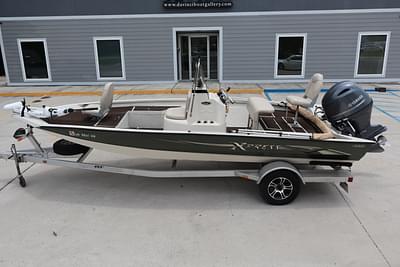 BOATZON | 2015 Xpress HyperLift Bay Series H20B