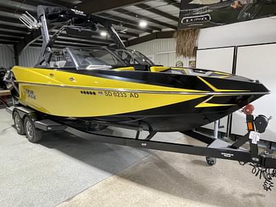 BOATZON | 2016 Axis Wake Research T23 BOATZON | 2016 Axis Wake Research T23