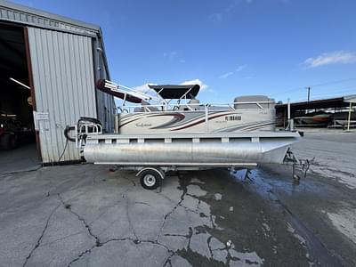 BOATZON | 2016 Qwest Pontoons 7516 Edge