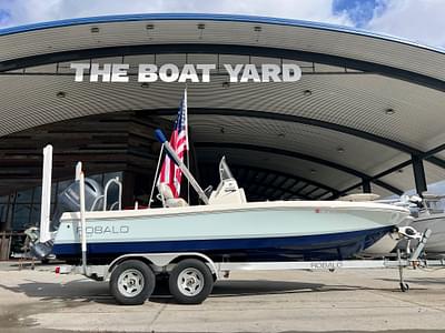 BOATZON | 2016 Robalo 206 Cayman