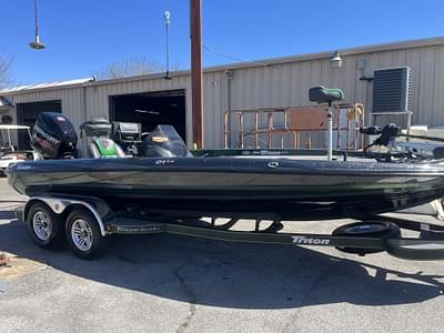 BOATZON | 2016 Triton Boats 21Trx