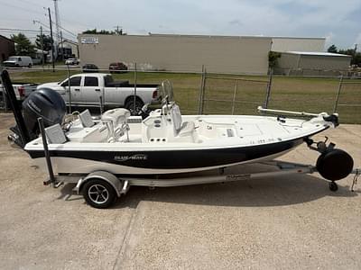 BOATZON | 2017 Blue Wave 2000 Pure Bay