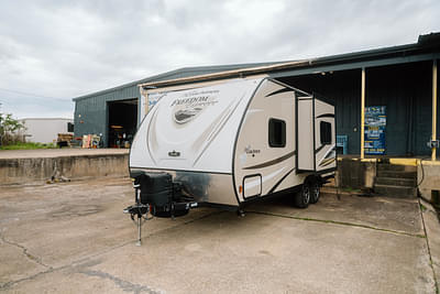 BOATZON | 2017 Coachmen Freedom Express 192 RBS BOATZON | 2017 Coachmen Freedom Express 192 RBS