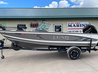 BOATZON | 2017 Lund 1875 Crossover XS