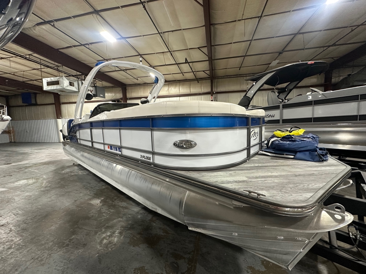 2018 Manitou Manitou 27 XPLODE SHP Dual Engine 2018 - Sold Boat