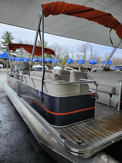 BOATZON | 2017 Qwest Pontoons 822 AVANTI DEAL PENDING BOATZON | 2017 Qwest Pontoons 822 AVANTI DEAL PENDING