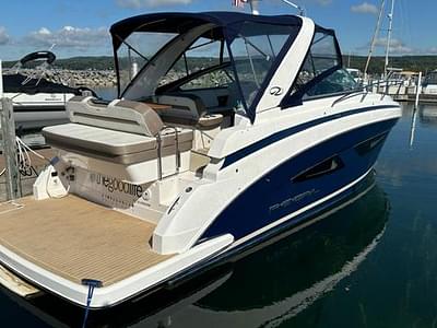 BOATZON | 2017 Regal 32 Express