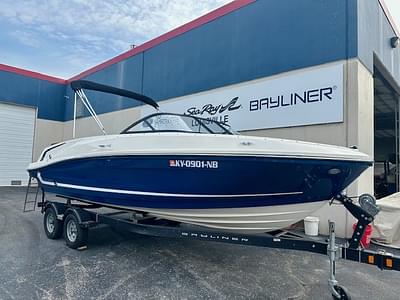 BOATZON | 2018 Bayliner VR6