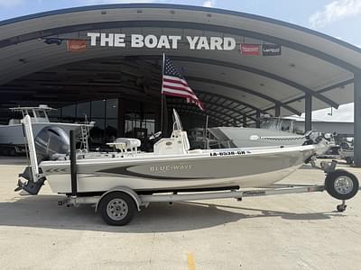 BOATZON | 2018 Blue Wave 2000 Pure Bay BOATZON | 2018 Blue Wave 2000 Pure Bay