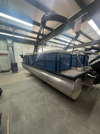 BOATZON | 2018 Manitou AURORA LE 220 BOATZON | 2018 Manitou AURORA LE 220