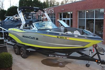 BOATZON | 2018 MasterCraft XT21