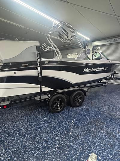 BOATZON | 2018 MasterCraft XT23 BOATZON | 2018 MasterCraft XT23