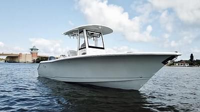 BOATZON | 2018 Sea Hunt Gamefish 27 with Coffin Box