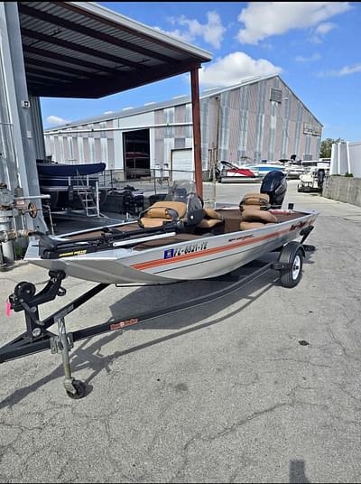 BOATZON | 2018 Tracker Boats 40th Edition Bass Boat