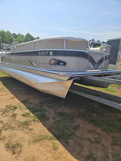 BOATZON | 2019 Avalon Windjammer BOATZON | 2019 Avalon Windjammer