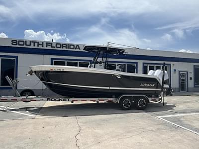 BOATZON | 2019 Blackfin 242 CC