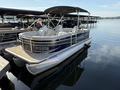 BOATZON | 2019 Crestliner 220 Rally DX Center Walkthrough CW BOATZON | 2019 Crestliner 220 Rally DX Center Walkthrough CW