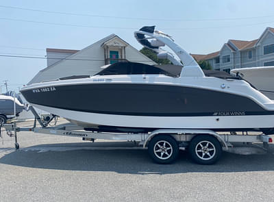 BOATZON | 2019 Four Winns HD 220